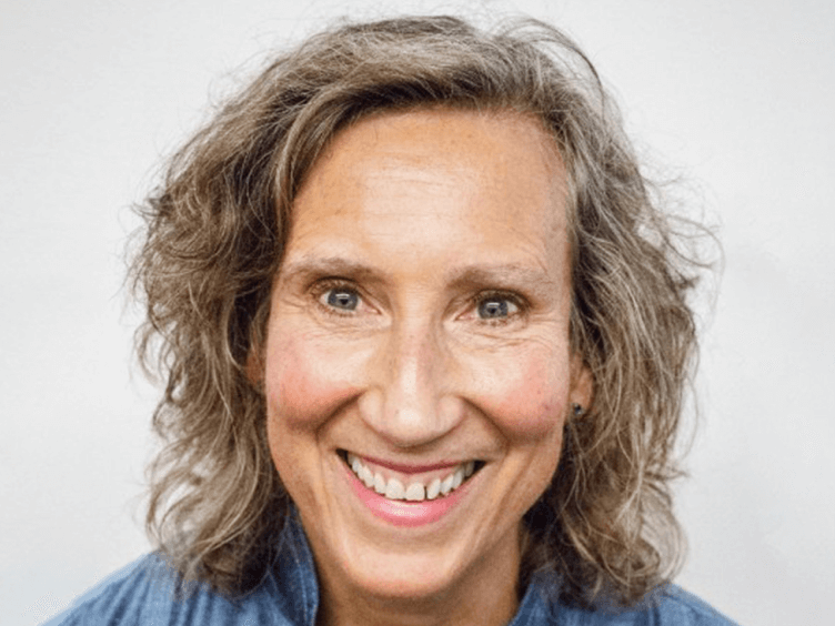 Presenter Julie Fraser profile photo